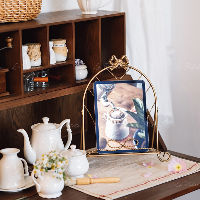 Vintage Metal Storage Rack Stu - Magazine Holder Rack recension och pris